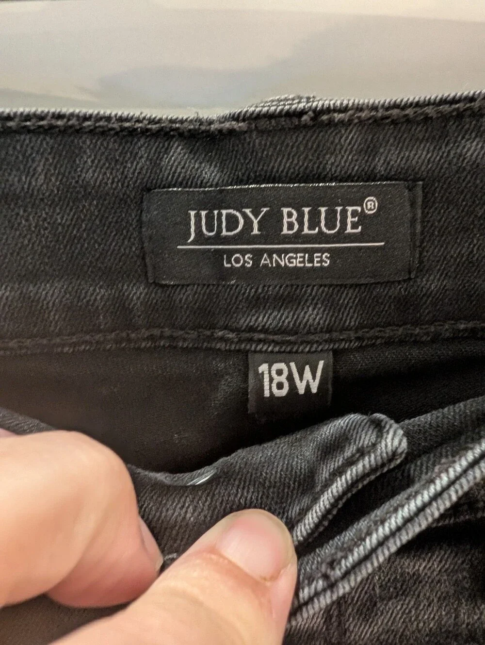Judy Blue Women's 18W Distressed Black Skinny Fit Capri Jeans